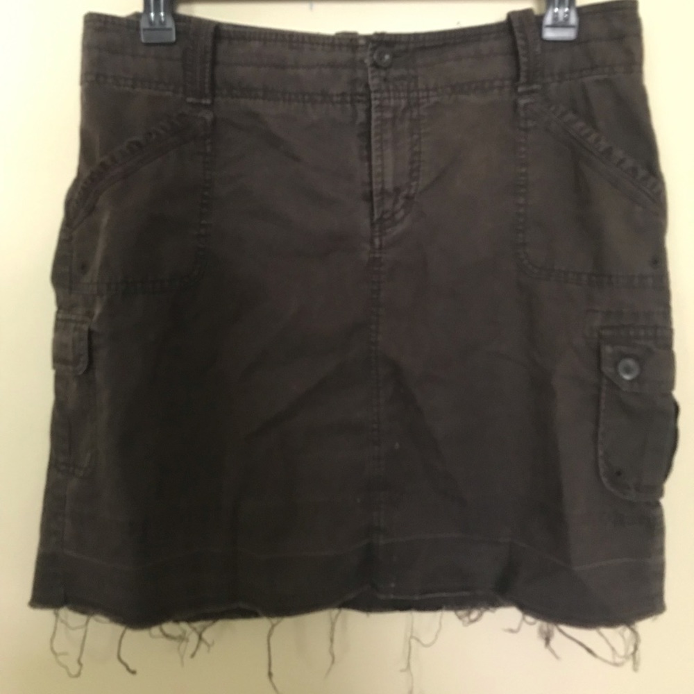 Gap Sz 14 Cargo Skirt w/ frayed hem.